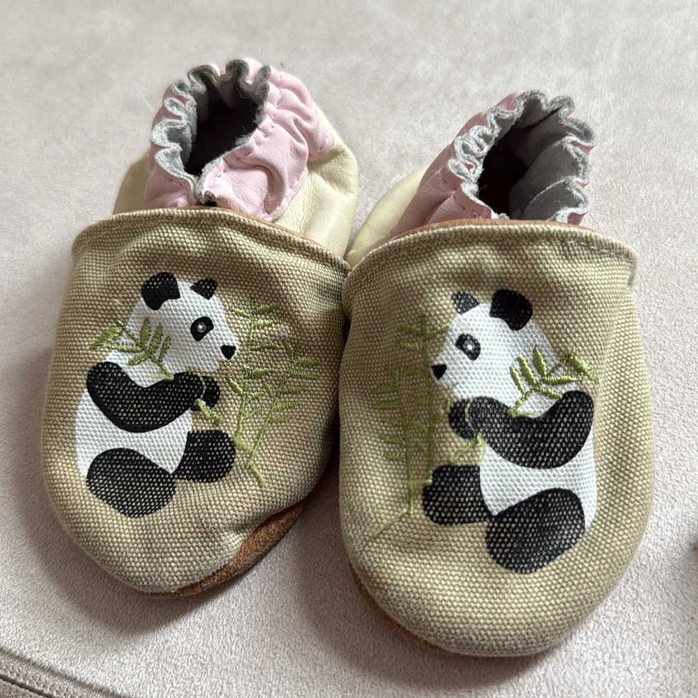 Robeez organic panda soft shoes
